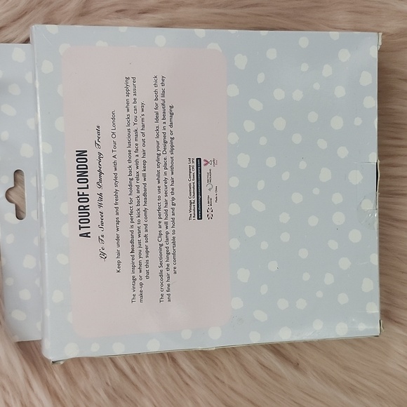 Brand New The Vintage Cosmetic Co. Hair Gift Box - Picture 2 of 4